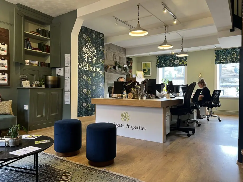 Flexible VoIP telephony system empowers award-winning estate agent’s growth Applegate Office Image Flexible VoIP telephony system empowers award-winning estate agent’s growth Applegate Office Image